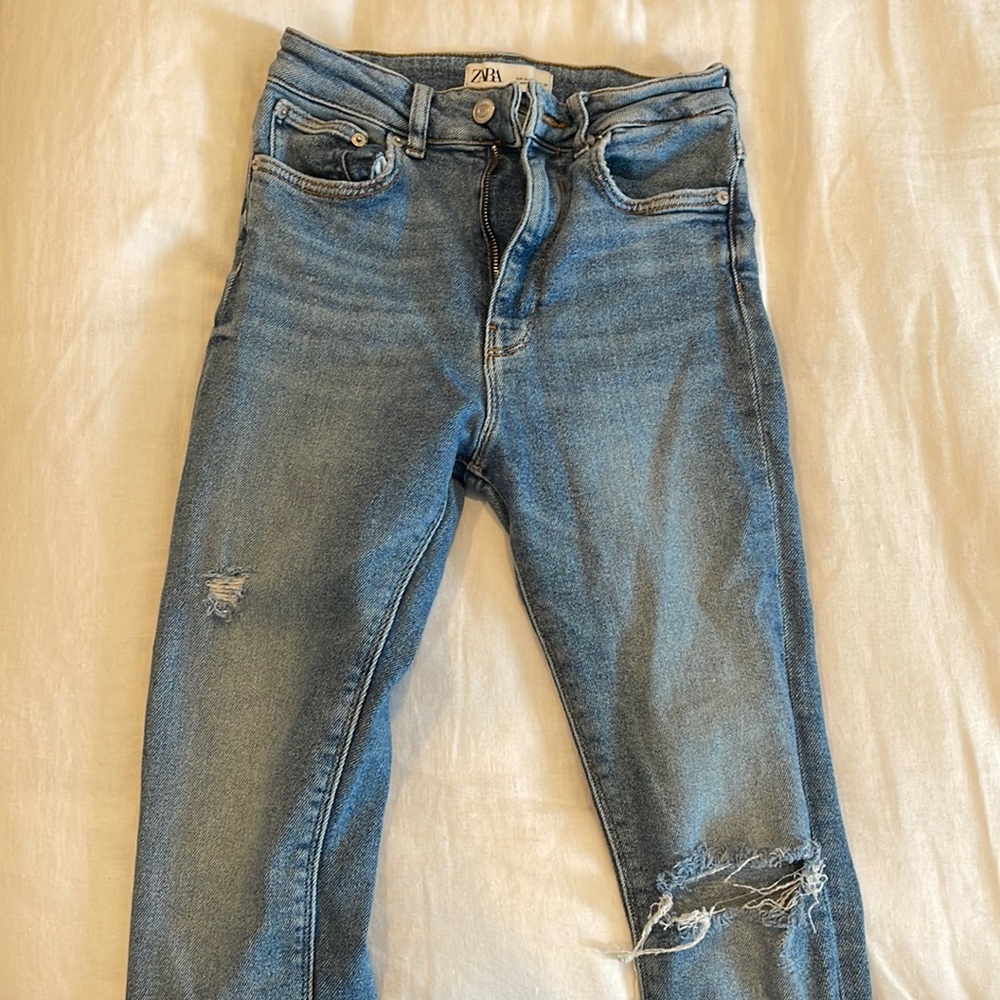 Zara skinny distressed jeans size 4